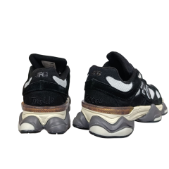 Кросівки жіночі текстильні New Balance 9060-14 чорно-білі