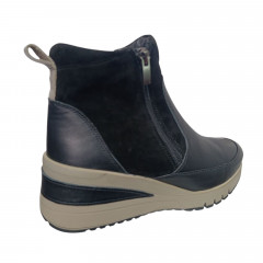 Ботинки женские кожаные VLADEKS 1490 01 черный мех