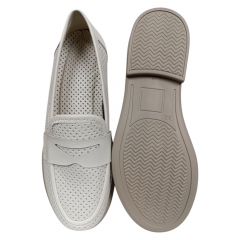 Лофери женские кожаные CAMELLIA 240/1 16 светло-бежевые