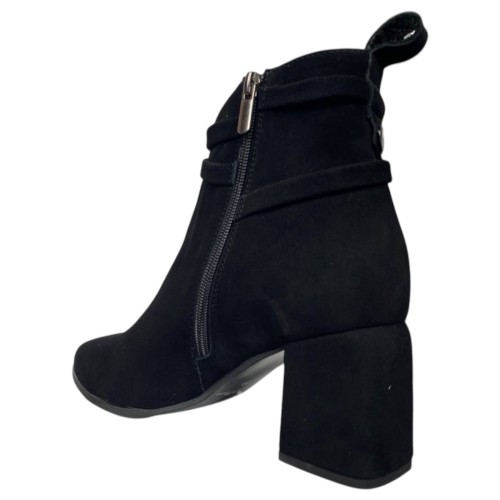 Ботинки женские замшевые каблук DIANA D-137/49 черные байка