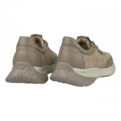 Кросівки Жіночі шкіряні MASIS 1n8 118 бежевий