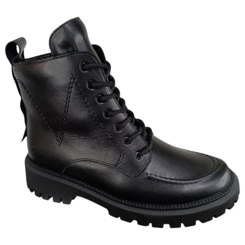 Ботинки женские кожаные MADAM 24106 черный мех