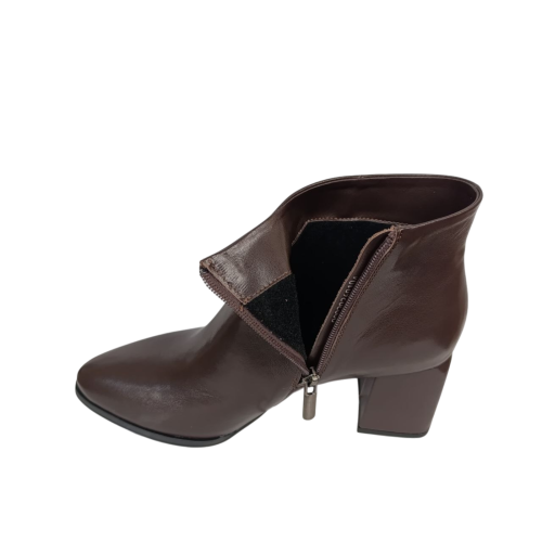 Ботинки женские кожаные ILONA 483/49 08 коричневые каблук байка