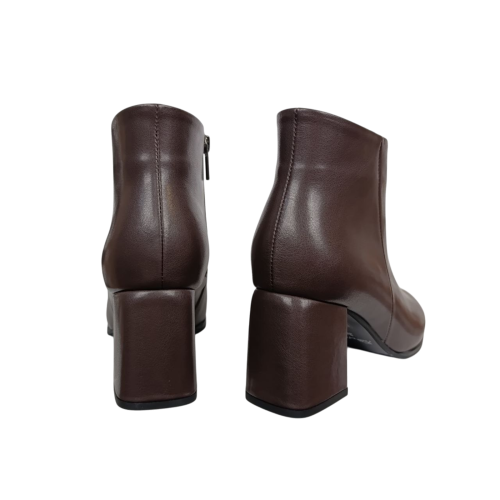 Ботинки женские кожаные ILONA 483/49 08 коричневые каблук байка