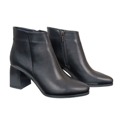 Ботинки женские кожаные ILONA 483/49 01 черные каблук байка