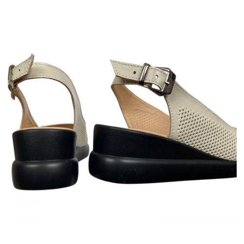 Босоножки женские кожаные EMIRRO 382 бежевые