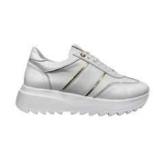 Женские кожаные кроссовки CAMELLIA 219/55 05 белые 