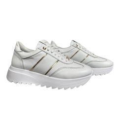Женские кожаные кроссовки CAMELLIA 219/55 05 белые 