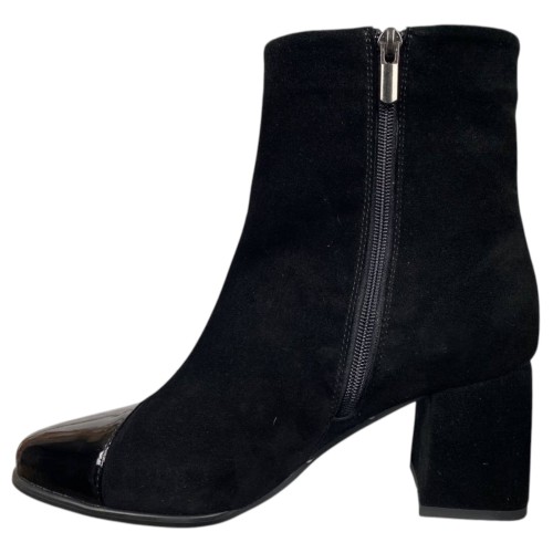 Черви женские замшевые каблук ILONA 552/49 01 черные байки