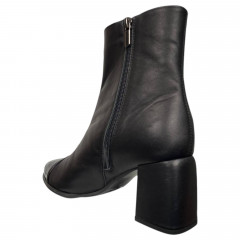 Черевики жіночі шкіряні каблук ILONA 552/49 чорні байка