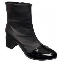 Черевики жіночі шкіряні каблук ILONA 552/49 чорні байка