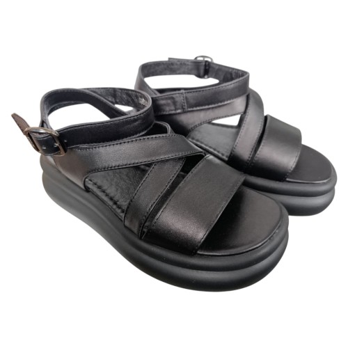 Босоножки женские кожаные ILONA 690/411 01 черные