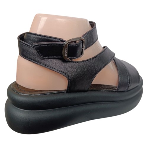 Босоножки женские кожаные ILONA 690/411 01 черные