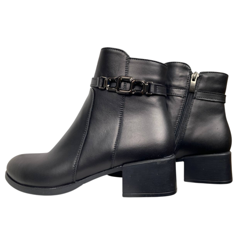 Ботинки женские кожаные KATRIN 30 01 черные каблук байка