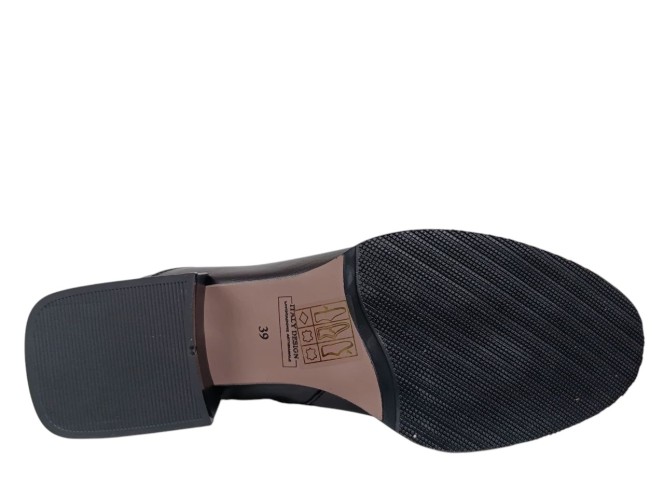 Черевики жіночі шкіряні ILONA 854/456 01 каблук чорні байка