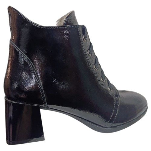 Ботинки женские кожаные лак TEMP 127 L каблук черный мех