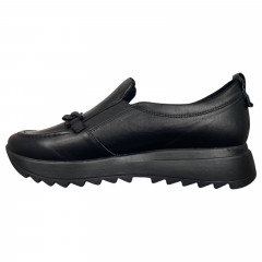 Лоферы женские кожаные MADAM 2204 черные