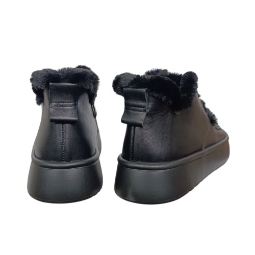 Черевики жіночі шкіряні MADAM 2525 чорні хутро