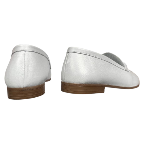 Лоферы женские кожаные ATO 04515 05 белые