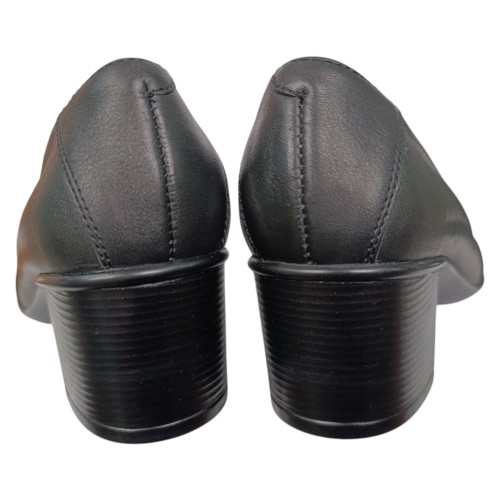 Туфлі жіночі шкіряні каблук SE NAT 40 168 чорні