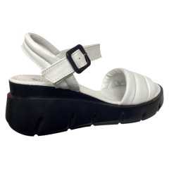 Босоножки женские кожаные BLESSO C306 05 белые