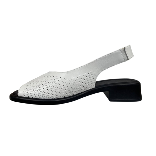 Босоножки женские кожаные FOOT STEP 488 05 белые