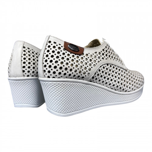 Снікери Жіночі шкіряні VIOLETA 121 05 білий