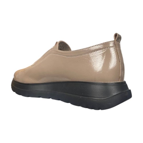 Лоферы женские кожаные TANGO 610 кофе бежевый лак