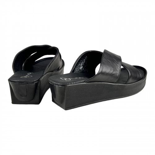 Шльопанці Жіночі шкіряні ILONA 326/S45 чорний