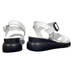 Босоножки женские кожаные BLESSO C231 05 белые