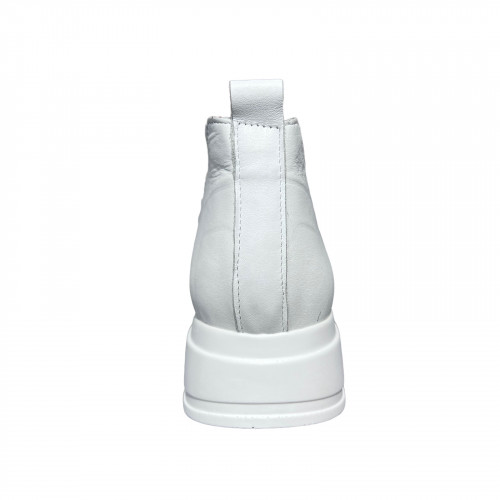 Кросівки Жіночі шкіряні MADAM 2209 білий