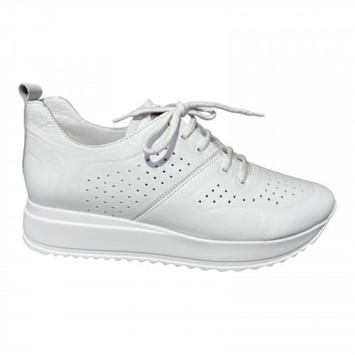 Кросівки Жіночі шкіряні MADAM 2209 білий
