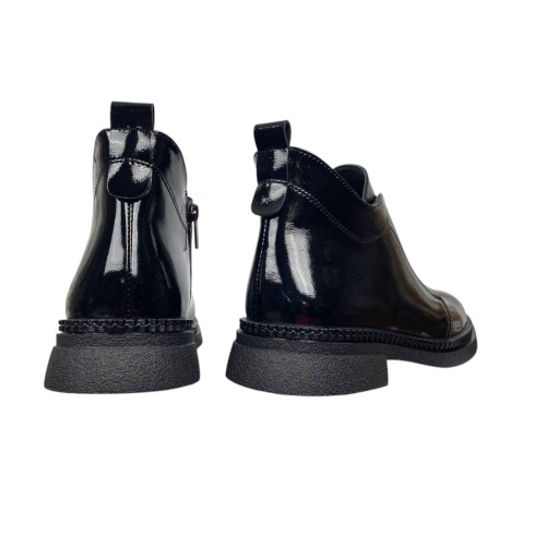 Черевики жіночі шкіряні BLESSO 2508 лак чорні байка