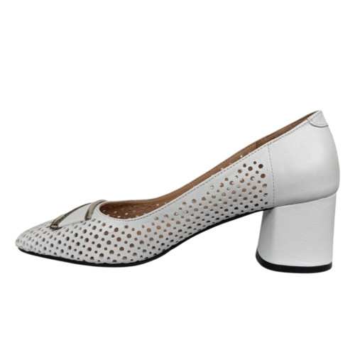 Туфли женские кожаные LAPYA TREND 177-225 белые перфорация каблук